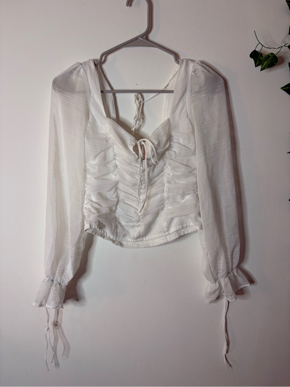 Francesca's Collections White Ruched Tie-Front Blouse